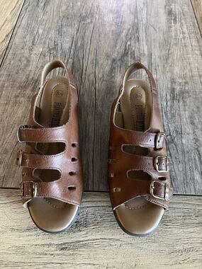 The Leather Collection Women’s Comfort Sandal Sling Back Tan Sz 8W Three Buckle